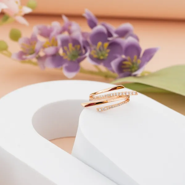 Golden_Stainless_Steel_Minimalist_Zirconia_Ring_For_Women
