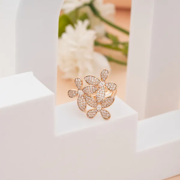 Golden_Stainless_Steel_Sparkle_Cluster_Statement_Ring_For_Women