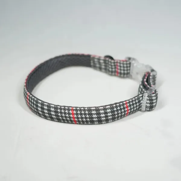 Black_Super_Light_Weight_Collars_With_Adjustable_Length_And_Led_Snap_Buckles