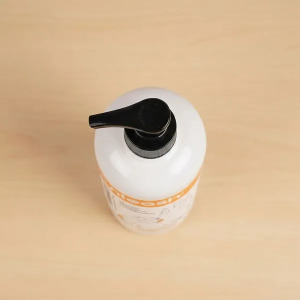 White_Shampoo_Gentle_Pet_Shampoo_For_Puppies_&_Adult_Dogs