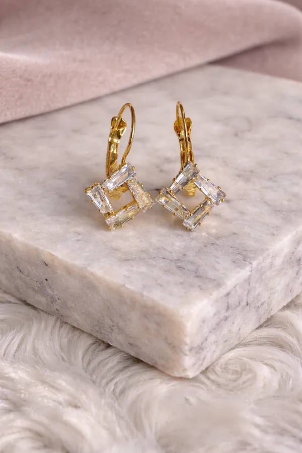 Golden_color_Hoop_Square_Earrings_For_Women
