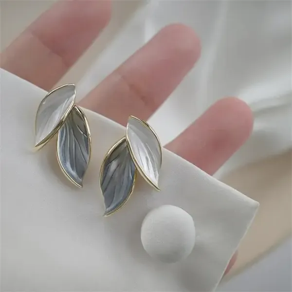 Grey_White_Leaves_Earrings_For_Women