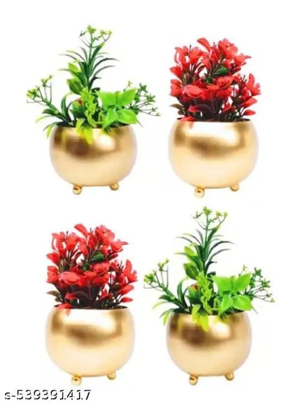 Set_Of_4_Gold_Metal_Gol_Flower_Pot_For_Decoration_Of_Flowers_With_Gold_Powder_Coated_Color_Flower_Pot_For_Also_Your_Home_&_Garden_Decoration._(10.5X10.5X10.5_Cm)