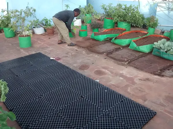 Black_Gardening_Interlocking_Drain_Mat_For_Terrace_Rooftop_Garden_Pack_Of_10