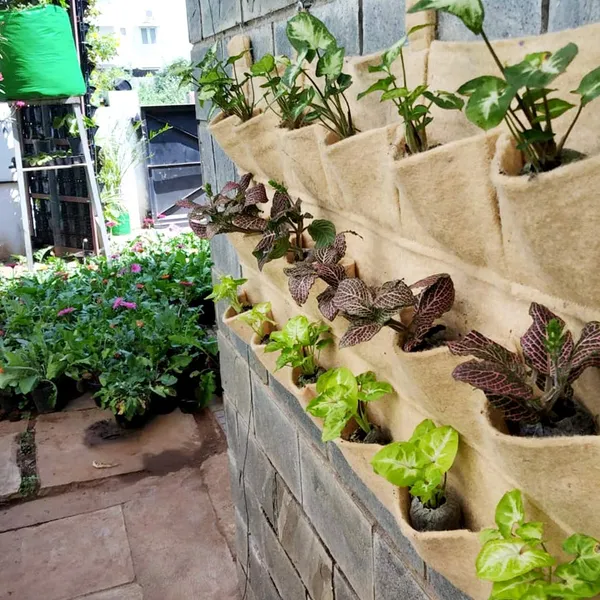 Brown_Jute_Planter_Bag_Brown_1_Piece