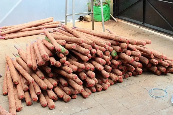 Brown_Coco_Pole_Coir_Moss_Stick_Plant_Creepers_Support_3_Feet_4_Pieces_Indoor_And_Outdoor_Uses