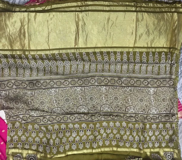 Olive_Cotton_Modern_Silk_Saree_For_Women