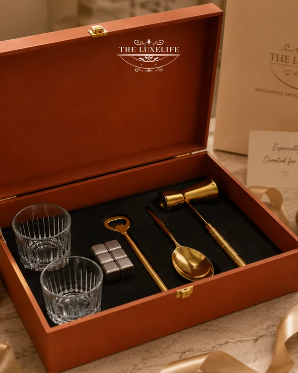 Whiskey_Glasses_Bar_Accessory_Set_With_Wooden_Gift_Box