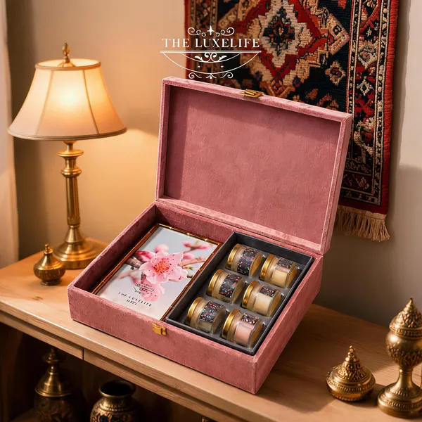 The_Luxelife_Blush_Velvet_Candle_Gift_Box_With_Photo_Frame