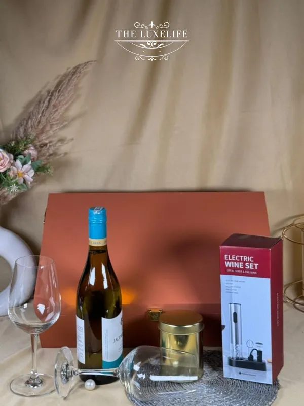 Wooden_Wine_Gift_Box_With_Glasses_And_Electric_Opener_Set