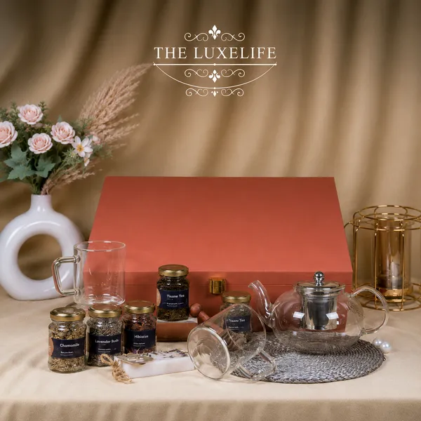 Assorted_Tea_Gift_Set_With_Glass_Teapot_And_Cups_In_Wooden_Box