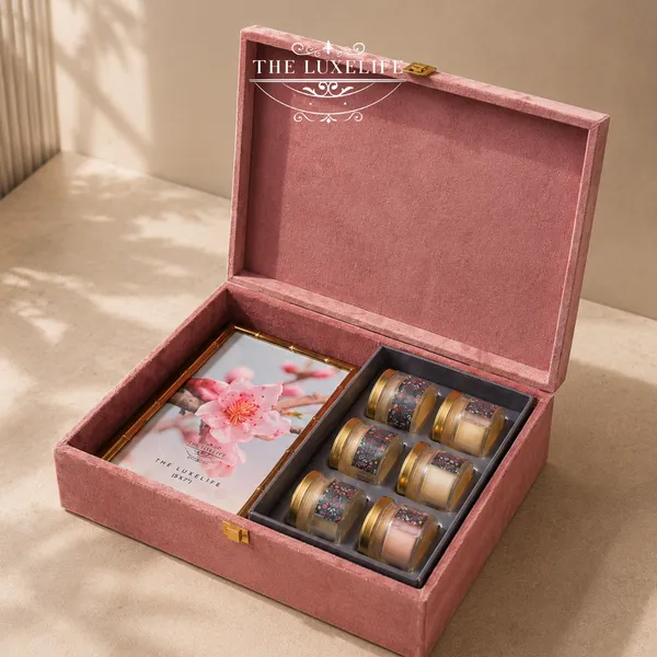 The_Luxelife_Blush_Velvet_Candle_Gift_Box_With_Photo_Frame