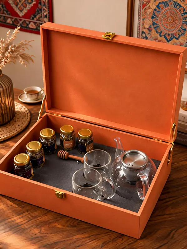 Assorted_Tea_Gift_Set_With_Glass_Teapot_And_Cups_In_Wooden_Box