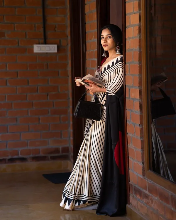 AJRrakh_Gajji_Bandhej_Silk_Saree