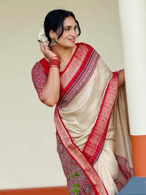 Premium_designing_Dola_Silk_print_with_Blouse_Piece_Onam_