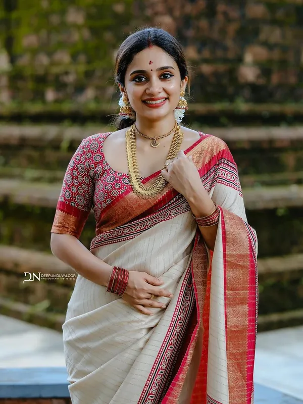 Premium_designing_Dola_Silk_print_with_Blouse_Piece_Onam_