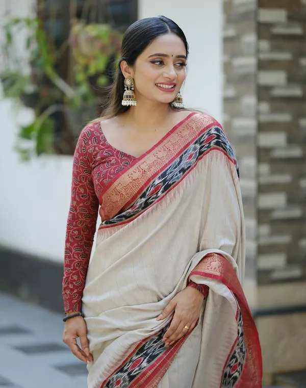 Soft_Dola__Silk__Recco_Jari_Sarees__With_Pen_Kalamkari_Design
