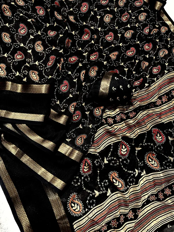 Pure_Dola_Silk_Traditional_Border_Saree_Wark_-_black_Mengo