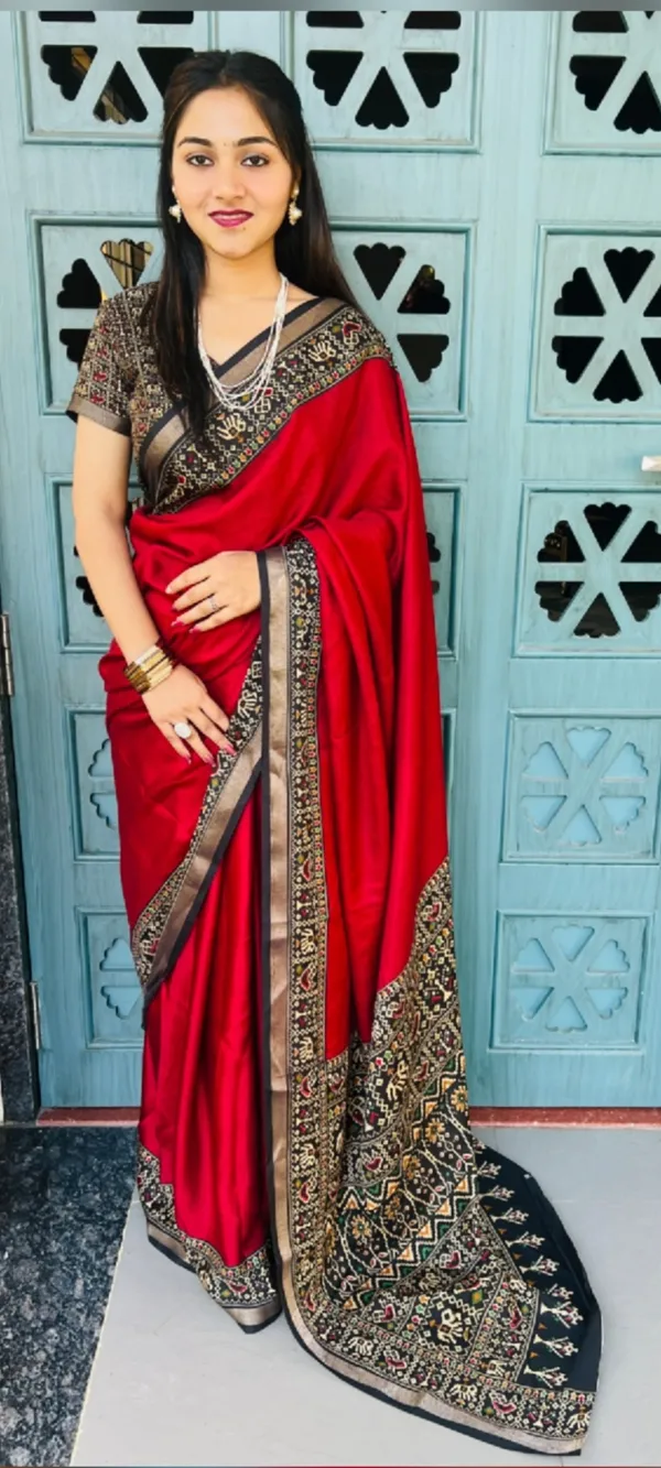 Traditional_Patola_Border_Saree_With_Plain_Body_Dola_Silk_Saree_-_Red