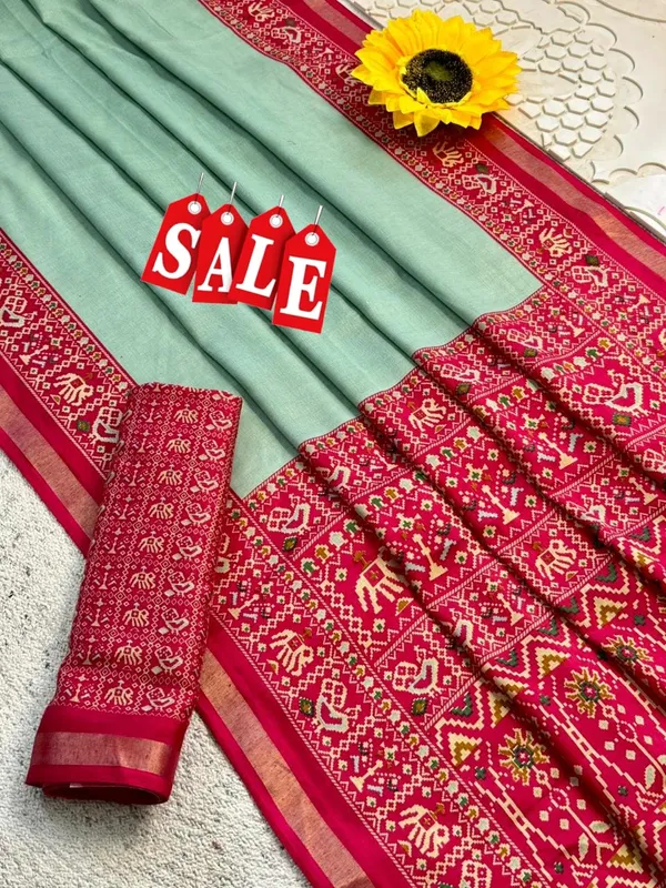 Traditional_Patola_Border_Saree_With_Plain_Body_Dola_Silk_Saree_-_Pistal_Green