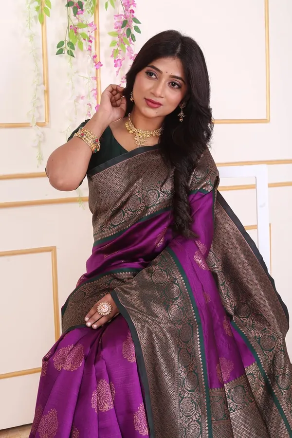 Purple_&_Coffee_Brown_Kanjivaram_Soft_Silk_Saree_In_Purple_&_Coffee_Brown_With_Rich_Copper_Zari_Weaving_And_Unstitched_Blouse_Piece