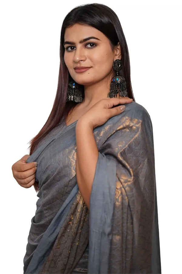 Grey_Grey_Cotton_Saree_With_Golden_Zari_Border_And_Tassel_Pallu_|_Soft_Lightweight_Saree_With_Blouse_Piece