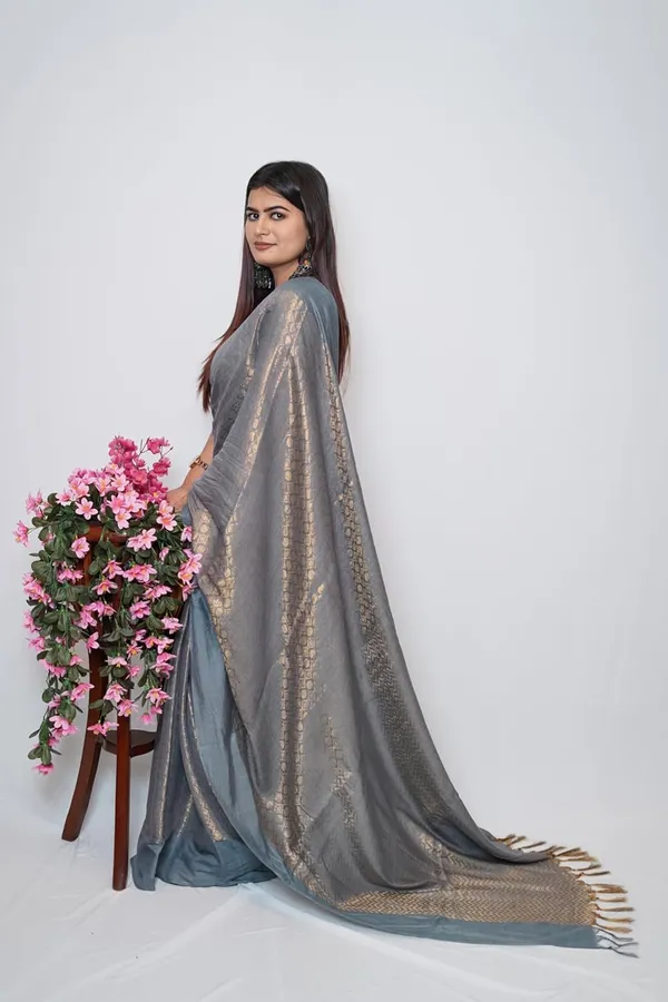 Grey_Grey_Cotton_Saree_With_Golden_Zari_Border_And_Tassel_Pallu_|_Soft_Lightweight_Saree_With_Blouse_Piece