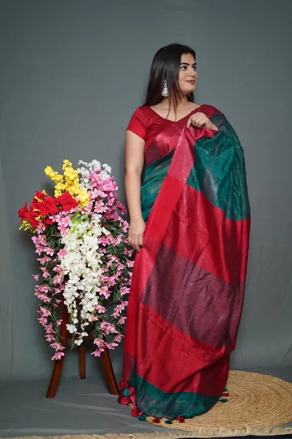 Green_&_Maroon_Cotton_Saree_Bottle_Green_&_Maroon_Dual_Tone_Saree_With_Tassel_Pallu_|_Soft_Lightweight_Saree_With_Blouse_Piece