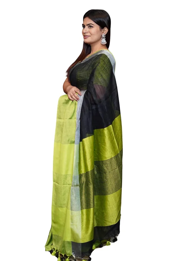 Black_&_Parrot_Green_Cotton_Dual_Tone_Saree_With_Silver_Border_&_Tassel_Pallu_With_Blouse_Piece_|_Free_Jhumka