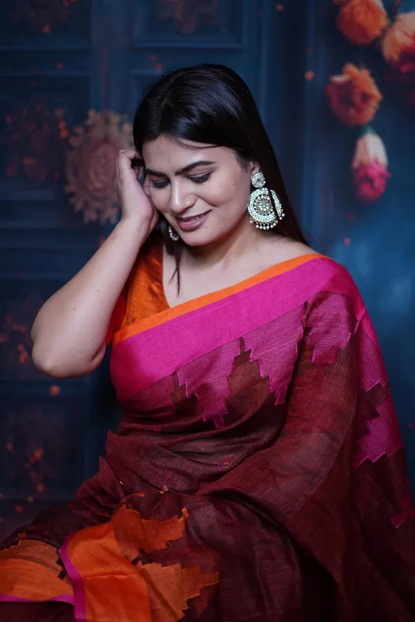 Maroon_&_Orange_Saree_Maroon_&_Orange_Color_Combination_Saree_With_Contrast_Pink_Border_And_Tassel_Pallu_With_Blouse_Piece