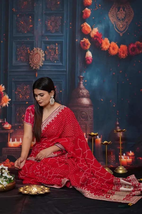 Red_Women'S_Bandhej_Printed_Saree_With_Mirror_And_Gota_Border_Work_|_Soft_Georgette_Saree_With_Blouse_Piece