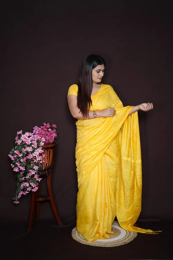 Bright_Yellow_Soft_Cotton_Lightweight_Saree_For_Everyday_Wear_|_Includes_Unstitched_Blouse_Piece