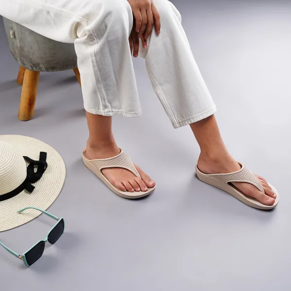 Alice_Comfortable_Flip_Flops_Women_S_Light_Beige