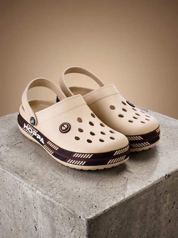 Liner_Clogs_Men_S_Beige