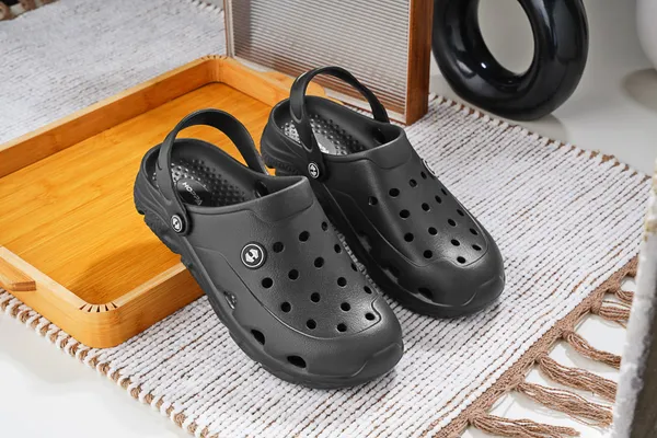 Coucci_Clogs_Men_S_Dark_Grey