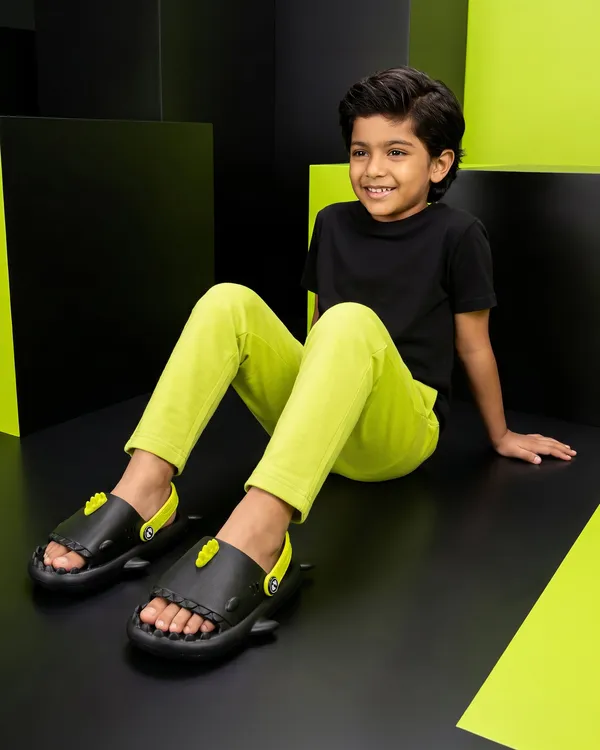Baby_Shark_Clog_Kid_S_Black_Neon