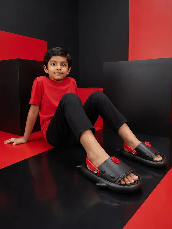 Baby_Shark_Clog_Kid_S_Black_Red