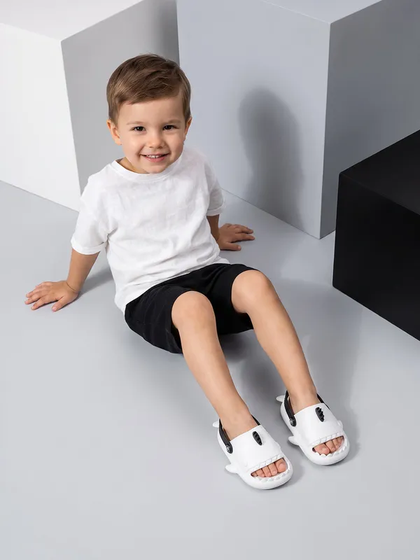 Baby_Shark_Clog_Kid_S_White_Black