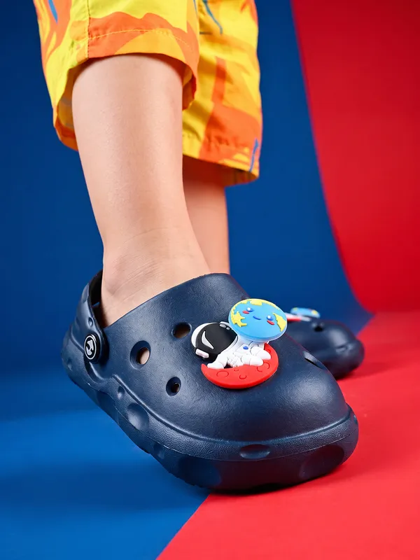 Buzz_Clogs_Kid_S_Navy