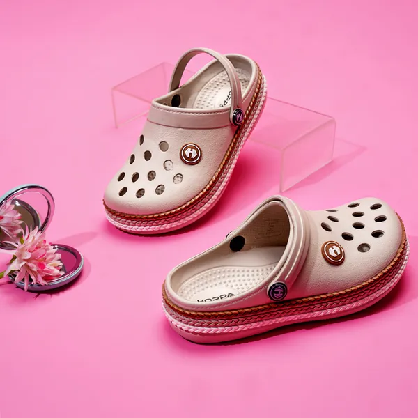 Braiding_Kid_S_Clogs_Light_Beige