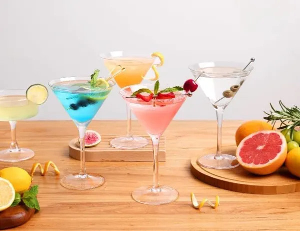 Premium_Hand_Blown_Crystal_Martini_Glasses_180_ML,_Set_of_6,_Elegant_Cocktail_Glasses_for_Bar,_Martini,_Cosmopolitan,_Manhattan,_Gimlet,_Pisco_Sour