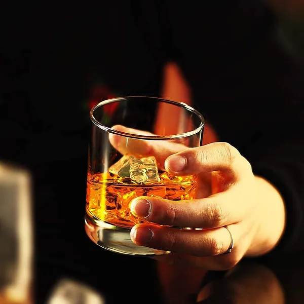 Italian_Premium_Whiskey_Glasses_Set_of_6_|_320ML_Imported_Bar_Glass_|_Old_Fashioned_Tumblers_Perfect_for_Scotch,_Whisky,_Juice,_Bourbon,_Wine,_Cocktail_(Round,_6)