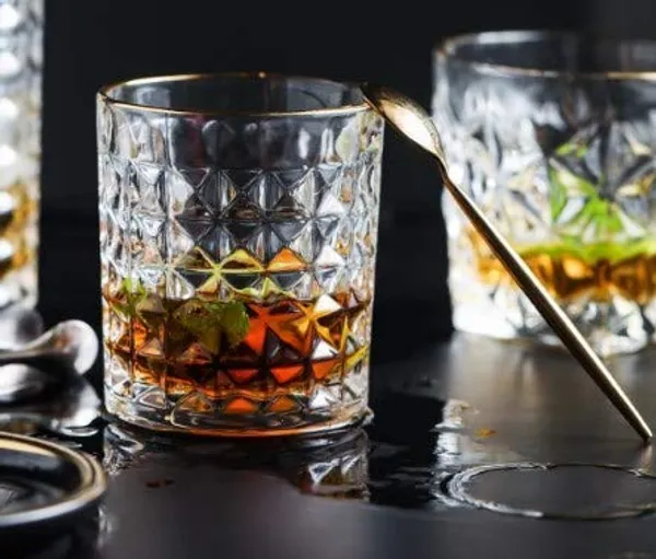 300ml_Customized_Unique_Thick_Bottom_Crystal_Diamond_Design_Whiskey_Glass_(Transparent_300ml)_Set_of_-_(6)