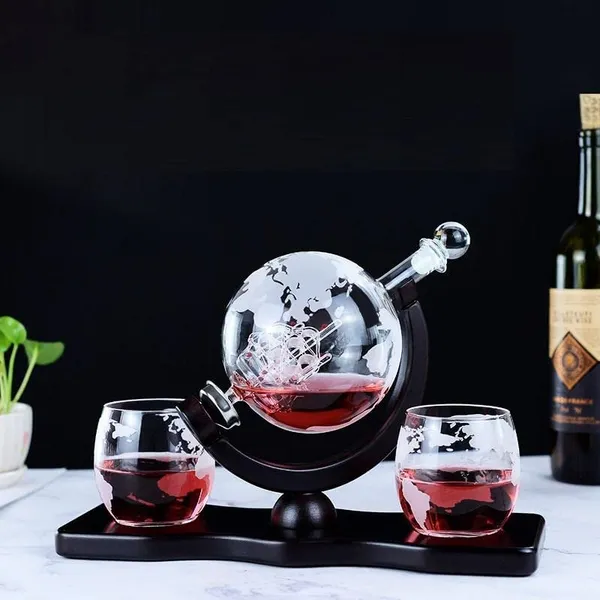 Whiskey_Decanter_Set_with_Etched_World_Map_|_One_Bottle_850_ml_-_Two_Glasses_300ml_|_Wooden_Base_|_Bar_Set_for_Liquor_Whisky_Scotch_Bourbon_Vodka_Wine_|_Special_Moment_|_Unique_Gift