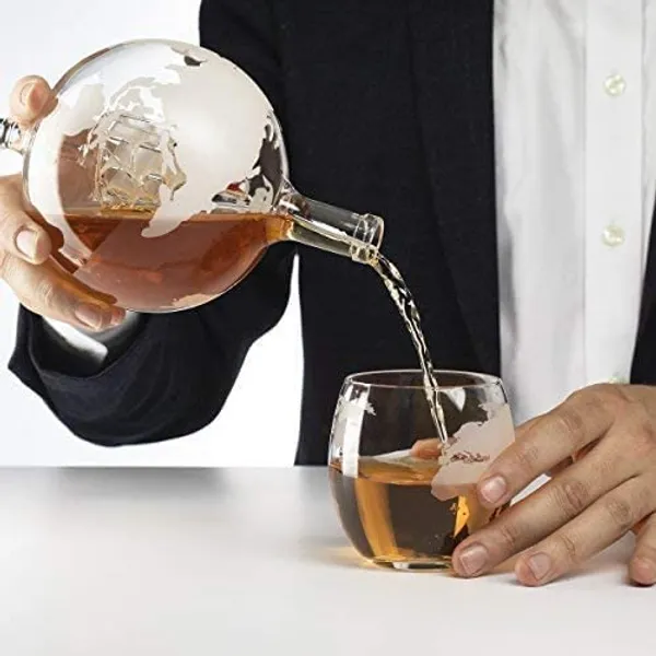 Whiskey_Decanter_Set_with_Etched_World_Map_|_One_Bottle_850_ml_-_Two_Glasses_300ml_|_Wooden_Base_|_Bar_Set_for_Liquor_Whisky_Scotch_Bourbon_Vodka_Wine_|_Special_Moment_|_Unique_Gift