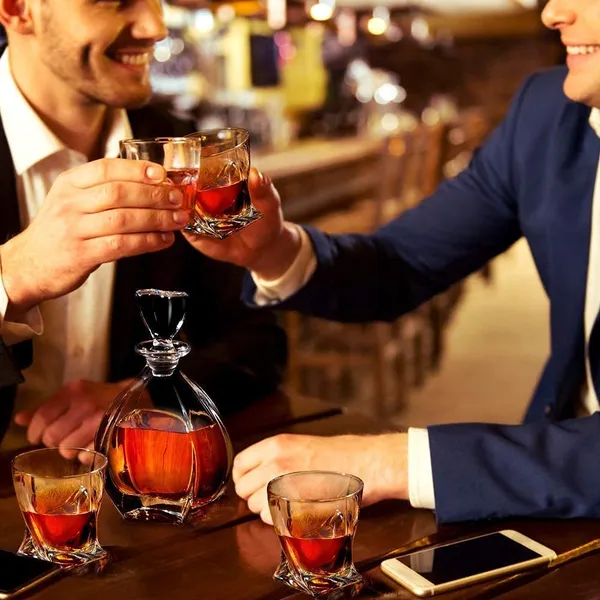 Whiskey_Glass_Set_of_6_Pcs_-_300_ML_with_Bottom_Thick_Walls_&_Heavy_Base_Glass_for_Drinking_Bourbon,_Whisky,_Scotch,_Cocktails_Glass,_Tumblers