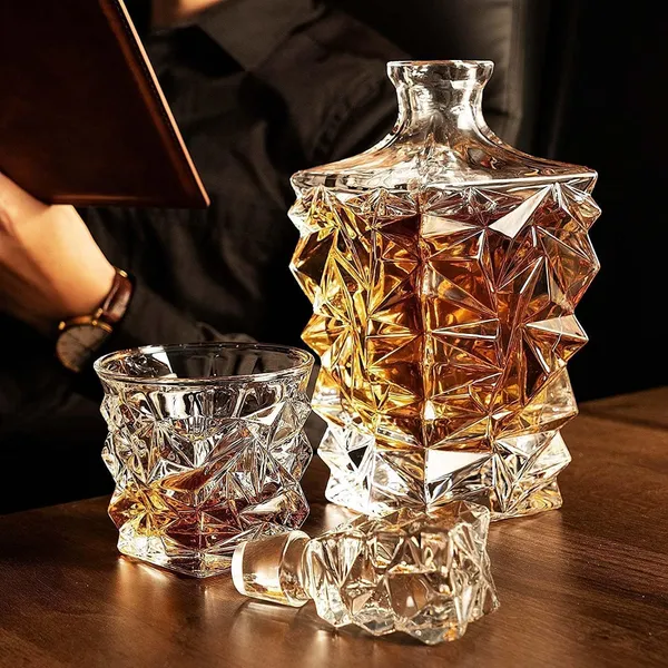 Italian_Premium_5_Pcs_Set_1_Decenter_with_4_Pcs_Glass_Whisky_Decanter_Bottle_Set_with_Glasses,_Pieces,_Glass_Decanter_with_Tumblers_for,_Liquor,_Scotch