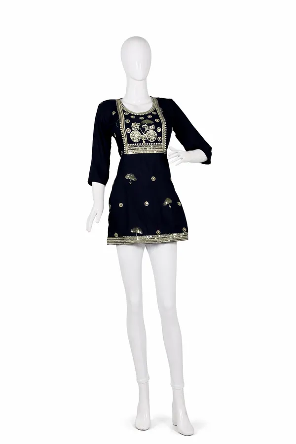 SHREESUTRAM_Deep_black,_Cotton_Kurti_(K044DBX2)