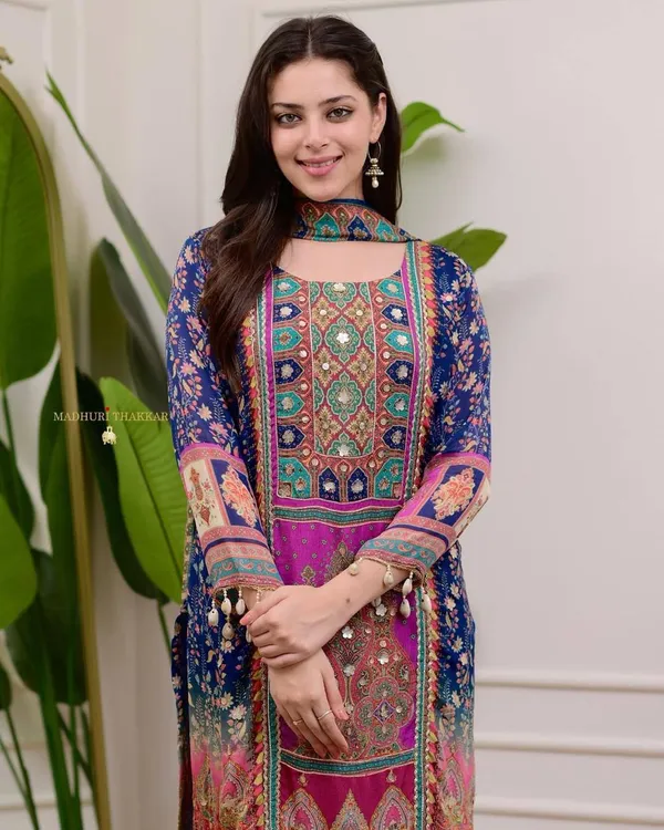 Blue_Kurti_and_dupatta_are_made_from_Chinon_fabric_For_Women