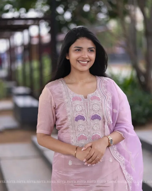 Pink_Chinon_Embroidery_work_kurti_Pant_For_Women